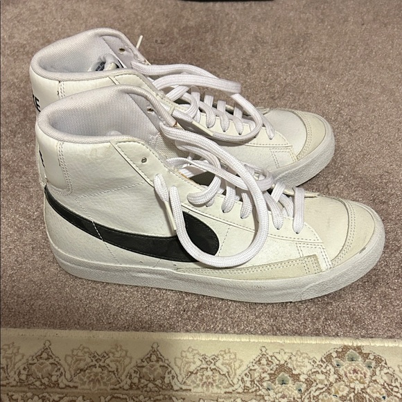 Nike Blazers - Picture 4 of 4